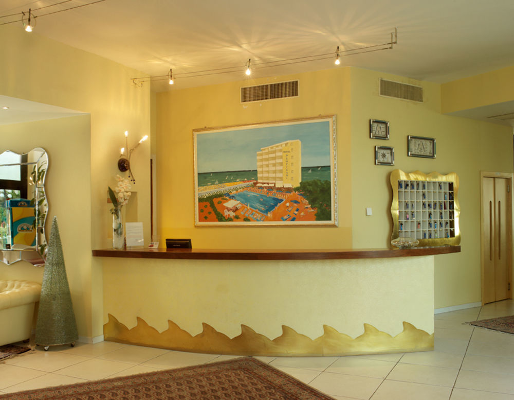 Perticari Hotel เปซาโร ภายนอก รูปภาพ