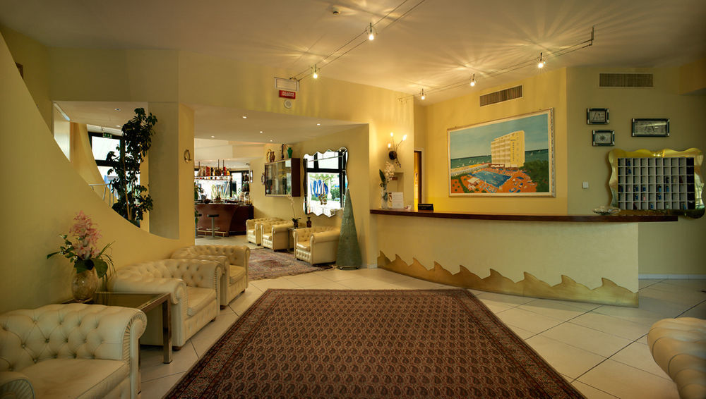 Perticari Hotel เปซาโร ภายนอก รูปภาพ